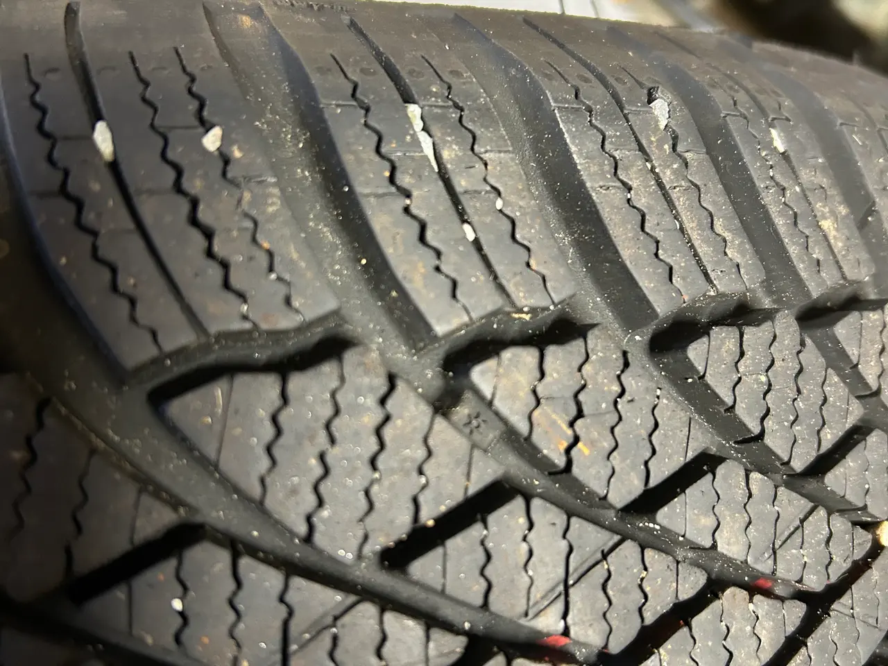 Billede 3 - Bridgestone vinterdæk på stålfælge