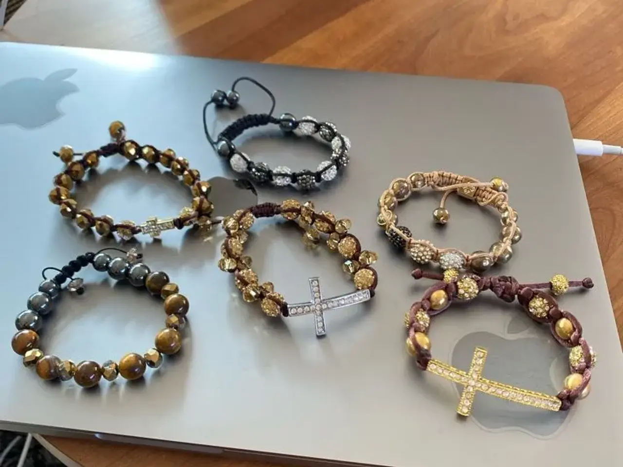 Billede 1 - Nye knyttede armbånd
