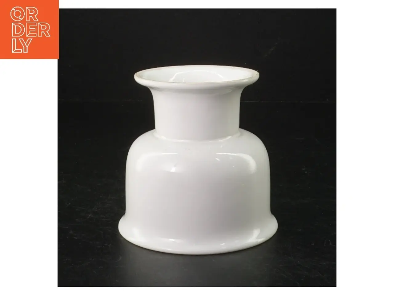 Billede 1 - Hvid keramik lysestage (str. 11 cm)