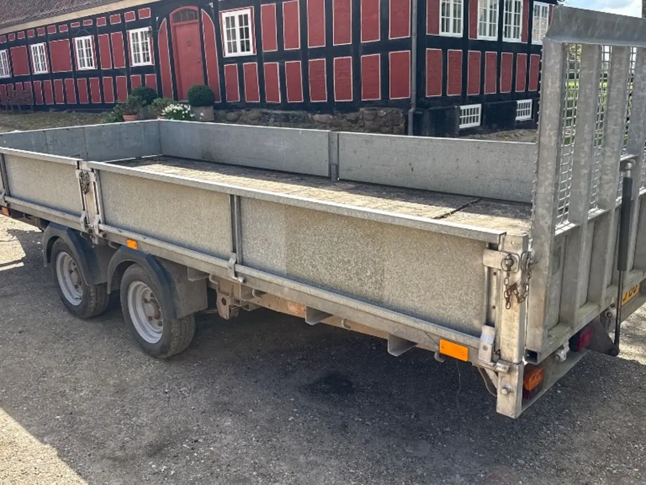 Billede 2 - Ifor Williams boogie-trailer med tip og rampe