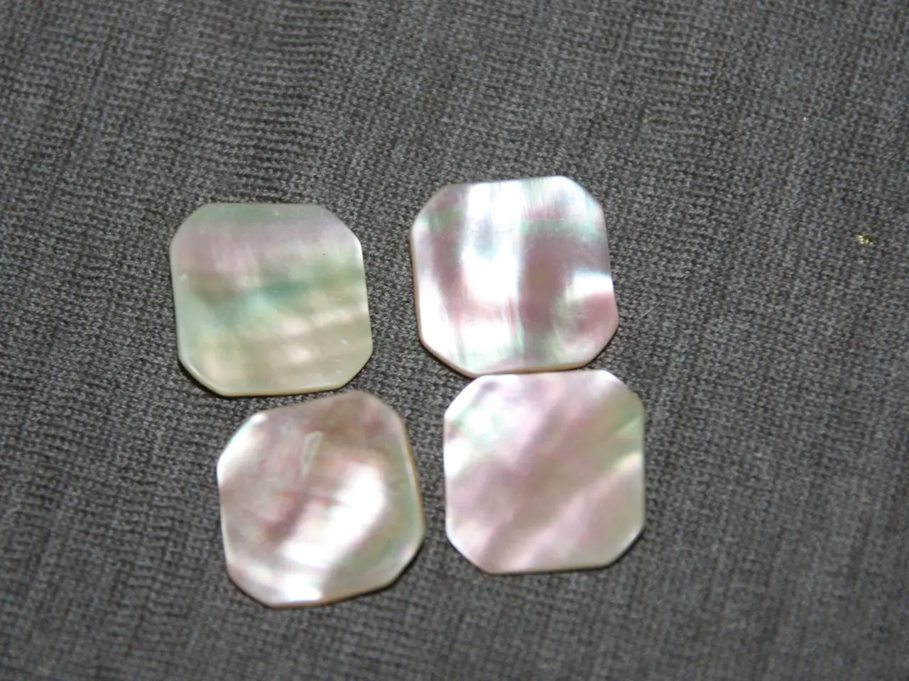 Billede 1 - 4 antikke perlemors knapper