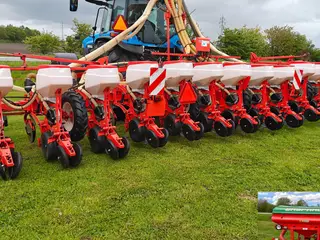 Maschio Gaspardo MANTA ISOTRONIC 12-75 XL Med fronttank