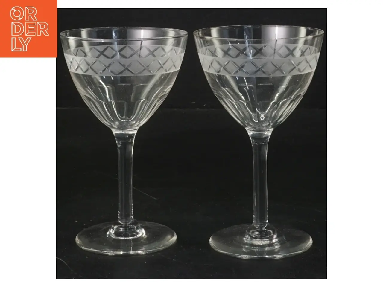 Billede 1 - Glas med mønster, 2 stk (str. 2 stk Ø 8 cm længde 13 cm)