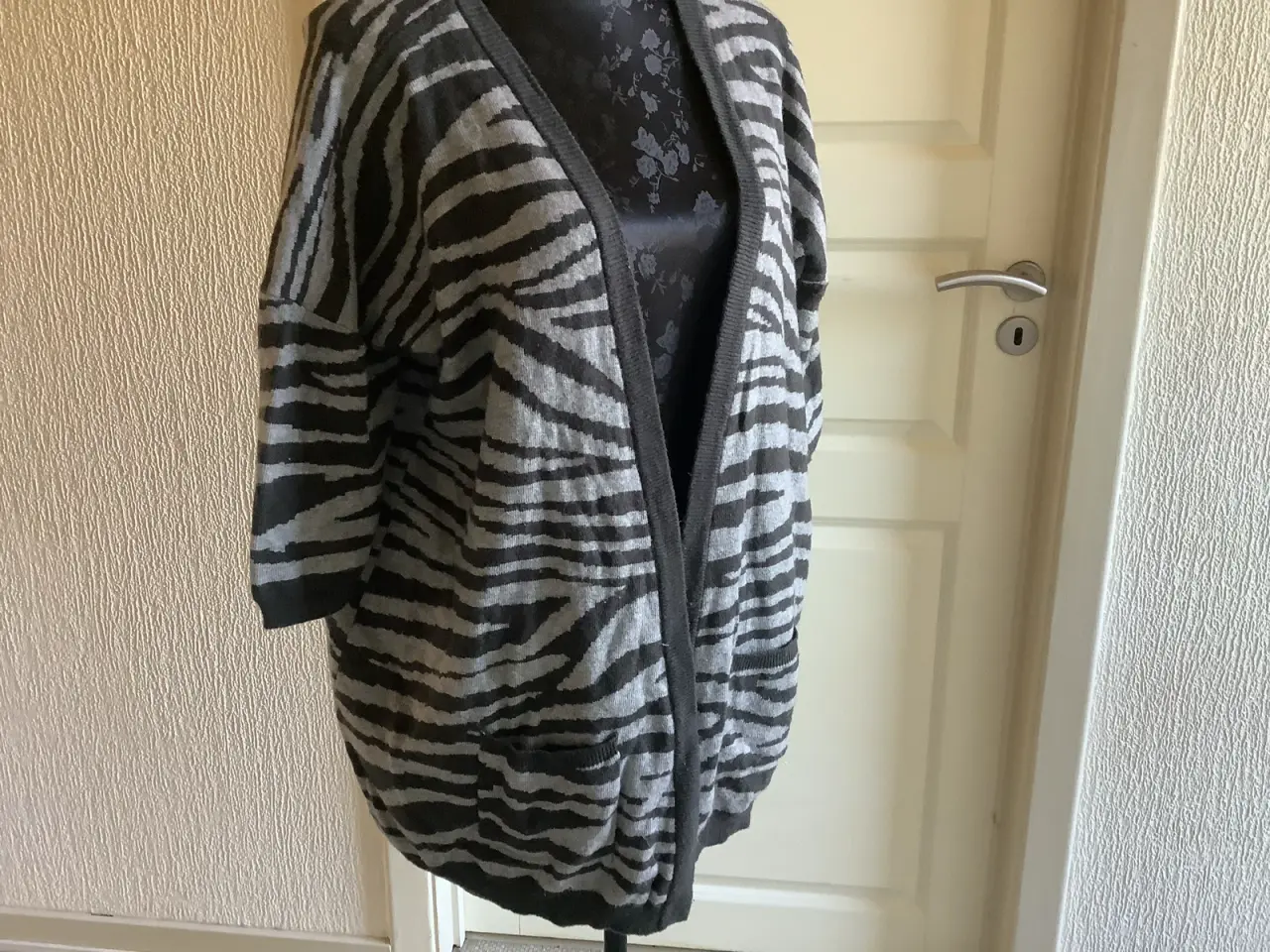 Billede 4 - Helt ny Soaked in Luxury løsthængende cardigan L