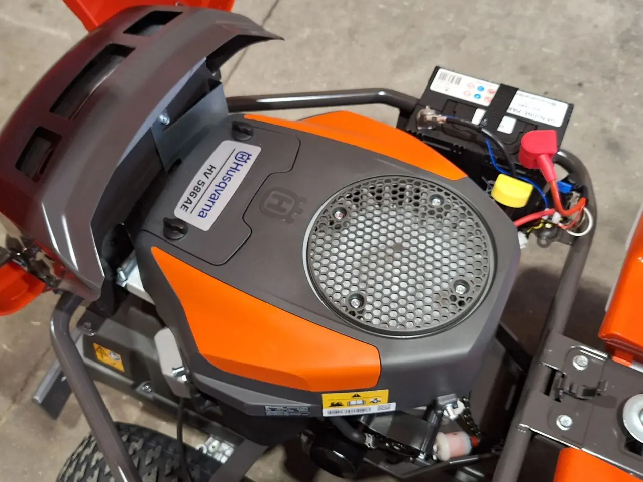 Billede 4 - Husqvarna R 214TC Comfort - 103cm klippebord FABRIKS NY
