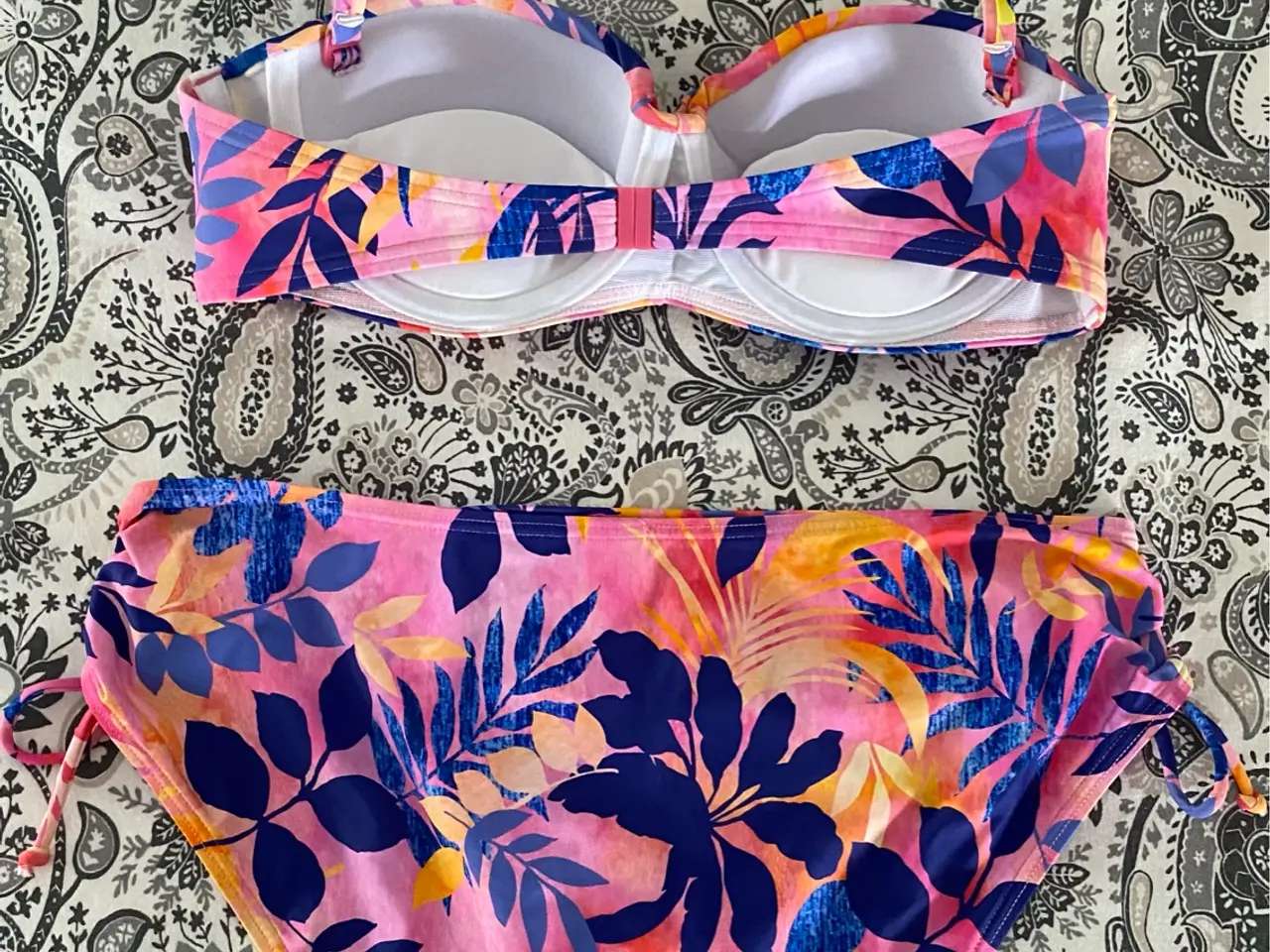 Billede 3 - Bikini - Blomstret mønster og som ny